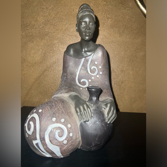 SEYMOUR MANN Handcrafted African Themed Figurine Woman With Pottery - Picture 10 of 12